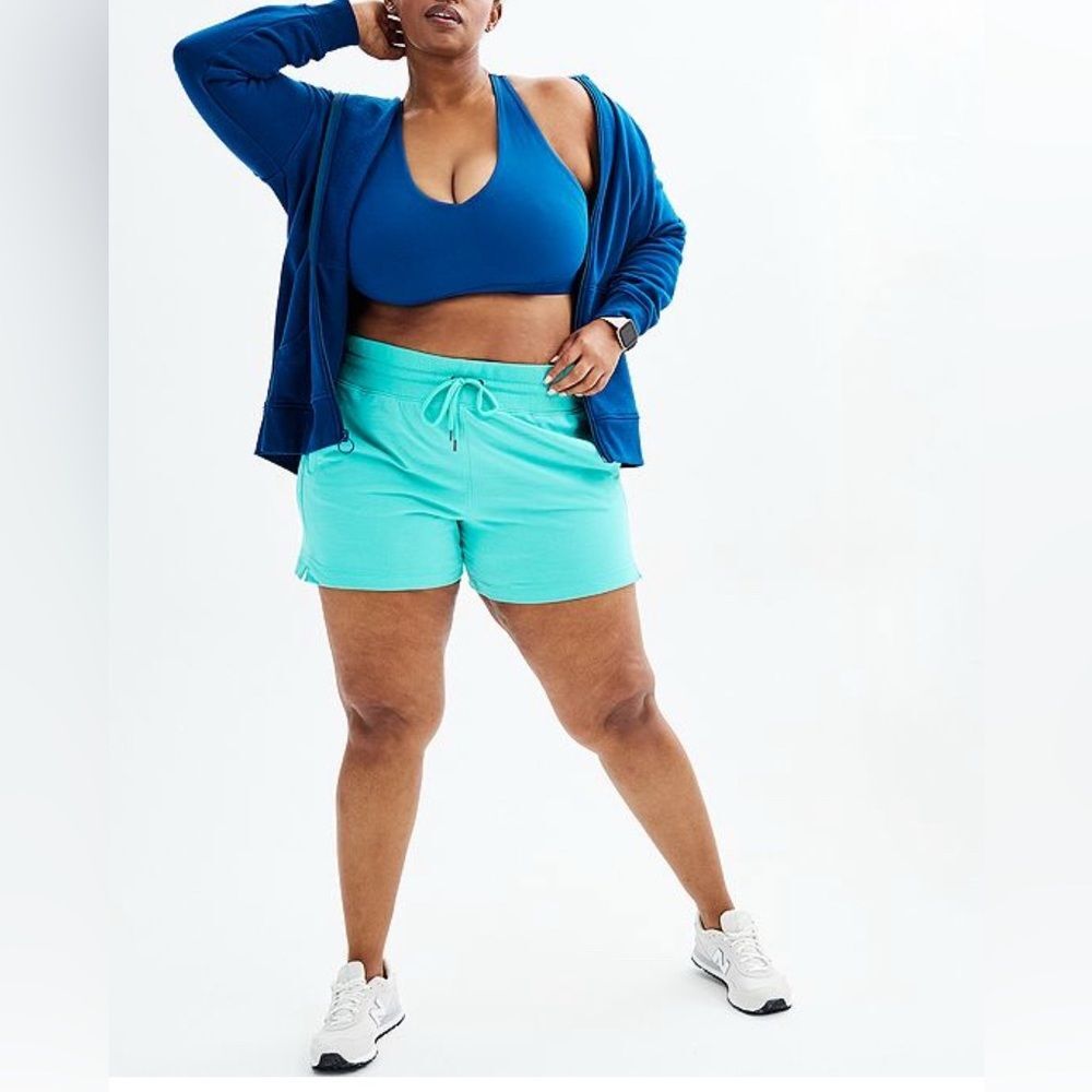 Plus Size Tek Gear Ultrastretch Medium Support V-Neck
Sports Bra 2X NWT TEAL